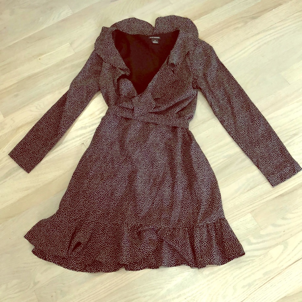 EUC Club Monaco Size 0 Silk Wrap Dress